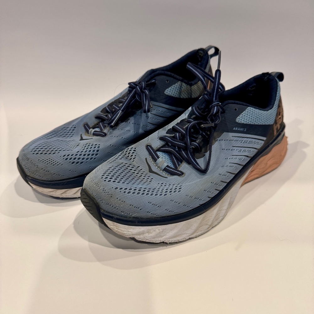 HOKA One One Arahi 3 Running Shoes